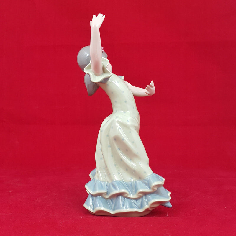 Lladro Figurine Lolita Flamenco Dancer Girl Model Number 5192 (broken finger)