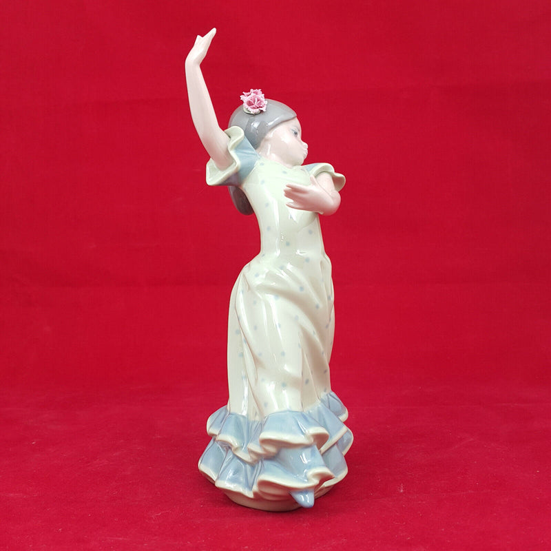 Lladro Figurine Lolita Flamenco Dancer Girl Model Number 5192 (broken finger)