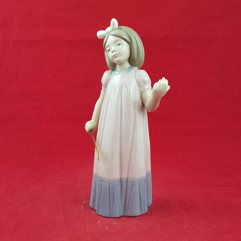 Nao By Lladro - Girl With Violin 1034 - L/N 1215