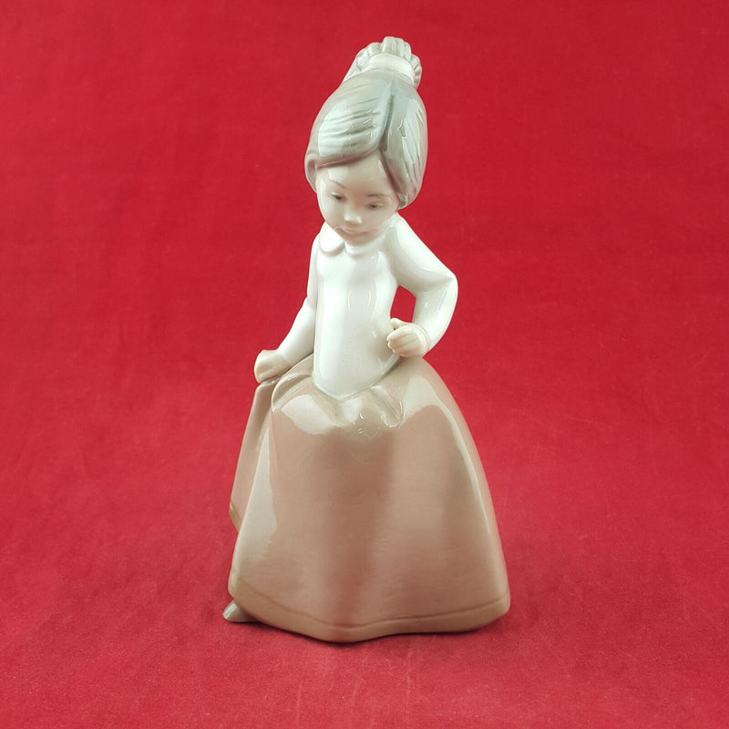 Lladro By Nao Figurine Young Ponytail Girl (Chipped) - 7608 L/N