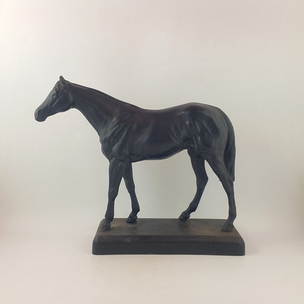 Unmarked Vintage Large Resin Figurine Of A Racehorse (chipped ear) - OP 3668