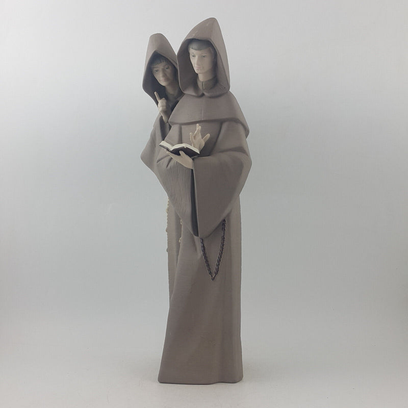 Llardo Figurine - Two Monks At Prayer 5155 - L/N 3650