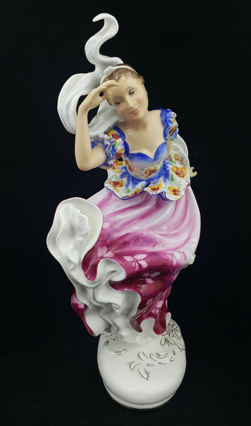 Royal Doulton Figurine Columbine HN2738