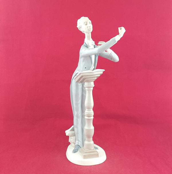 Lladro Figurine 4653 Sculpture Orchestra Conductor (Chipped) - 7310 L/N