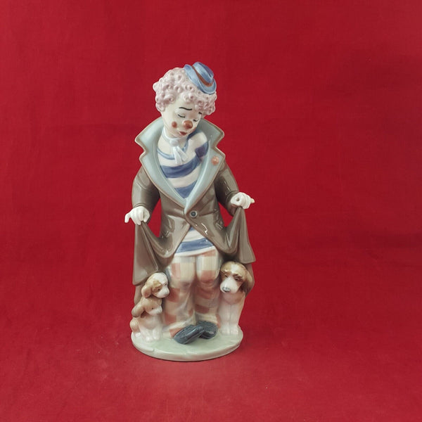 Lladro Porcelain Figurine 5901 Surprise (Chipped) - 8049 L/N