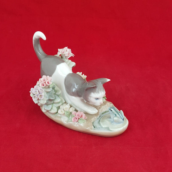 Lladro Figurine 1442 - Kitty Confrontation (Damaged)- 5953  L/N