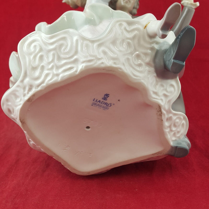 Lladro Porcelain Figurine 5799 Shall We Dance Couple Dancing - 8050 L/N