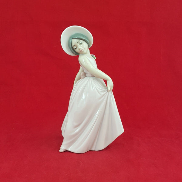 Lladro Figurine 6276 - Iris Or Chiquita Pose (Restored) - 5948 L/N