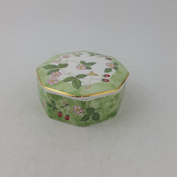 Wedgwood - Lidded Trinket Dish | Wild Strawberry - 9072 WD