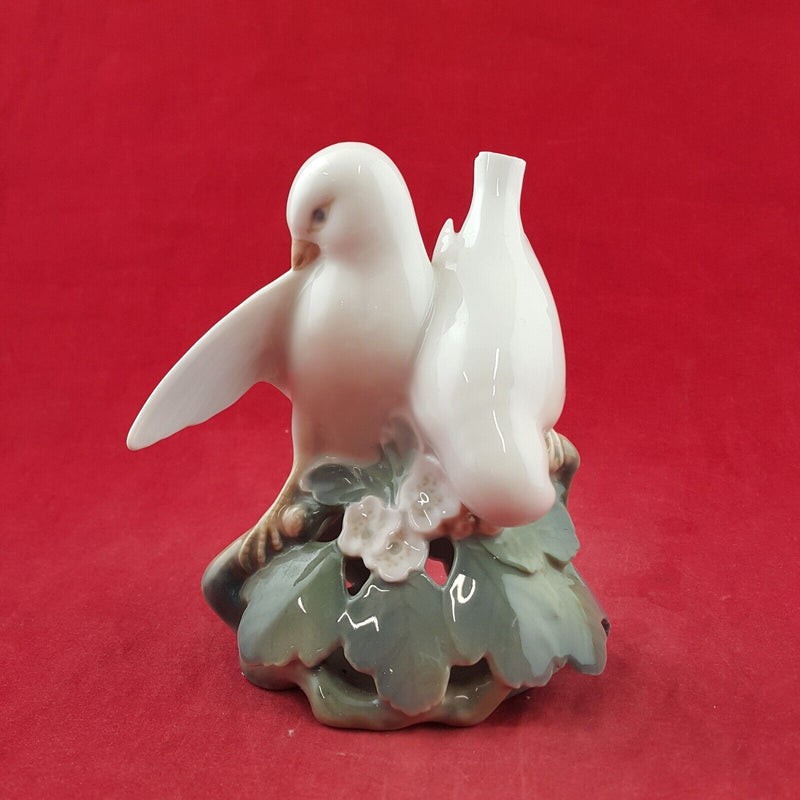 Royal Copenhagen Denmark Bird Figurine 402 Lovebirds (Damaged) - 8220 RCH