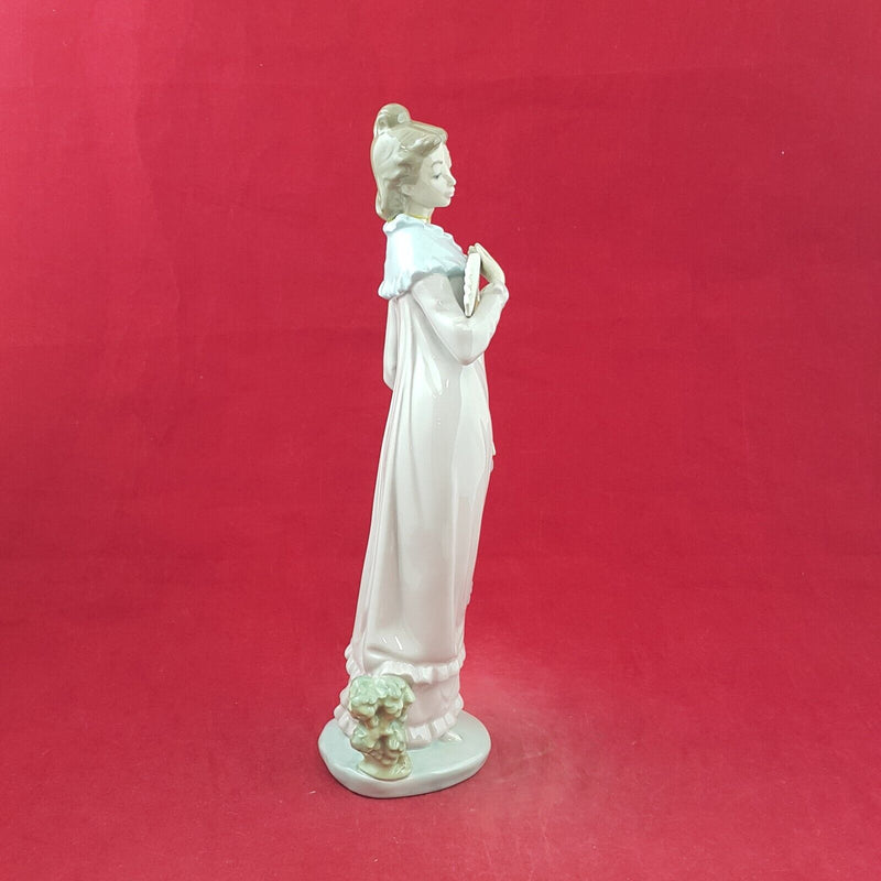 Nao By Lladro Figurine 0219 Lady Holding Fan (Restored) - 8163 L/N