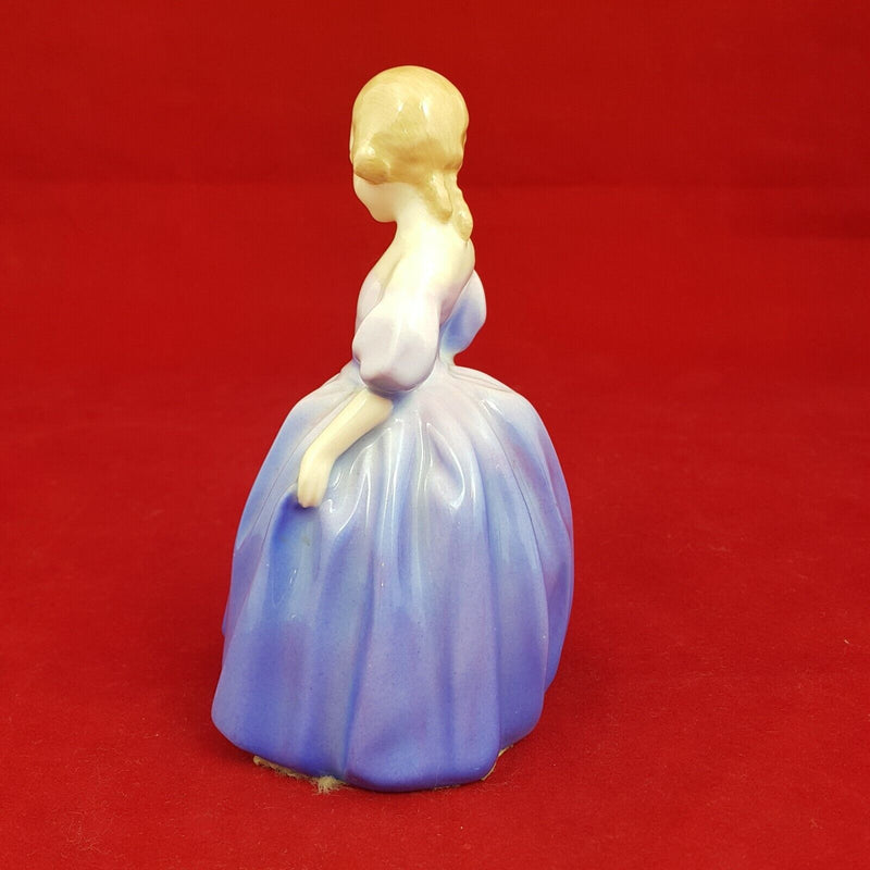 Royal Doulton Figurine Marie - HN1370 - RD 5005