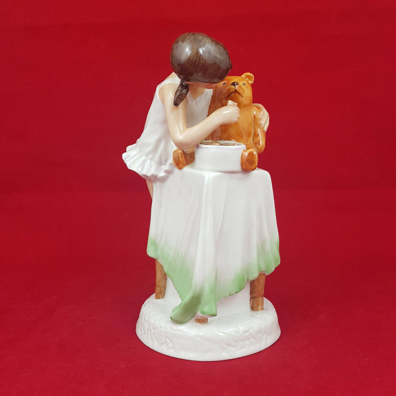 Royal Doulton Figurine - And One For You HN2970 – 260 RD