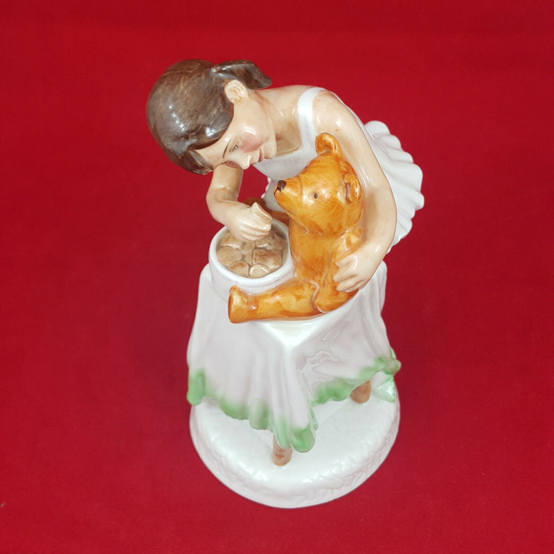 Royal Doulton Figurine - And One For You HN2970 – 260 RD