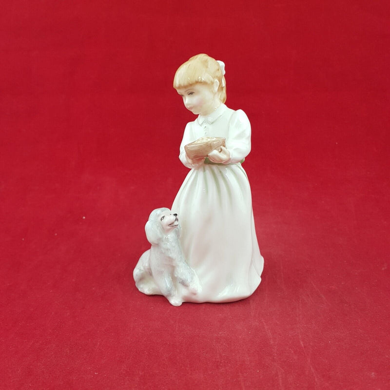 Royal Doulton Figurine 3726 - Dinnertime - 7260 RD