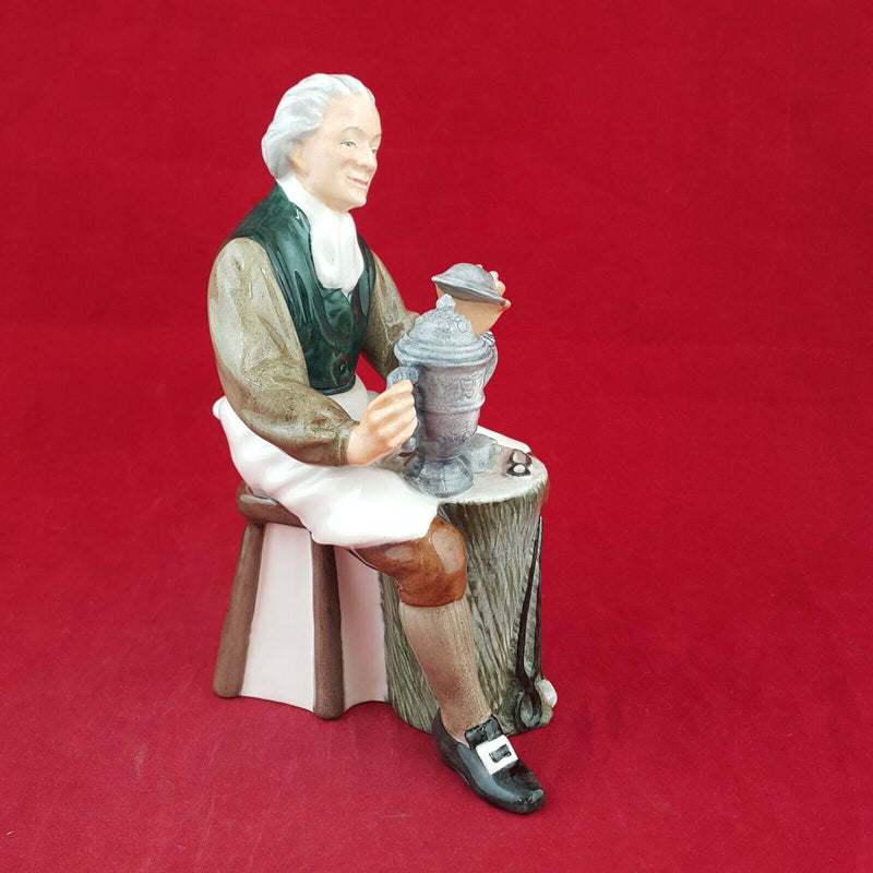 Royal Doulton Figurine HN2146 - The Tinsmith -  RD 6865