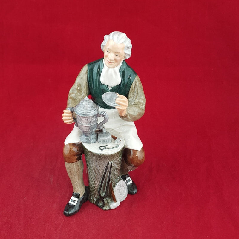 Royal Doulton Figurine HN2146 - The Tinsmith -  RD 6865