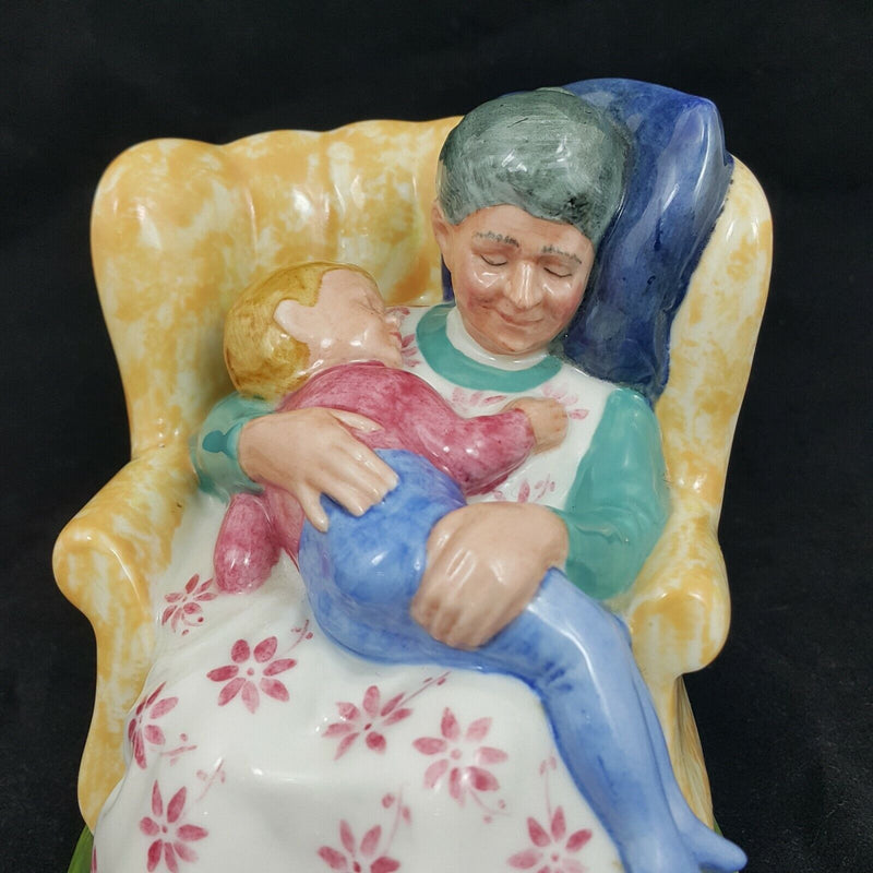 Royal Doulton Figurine HN2380 - Sweet Dreams - 5182 RD