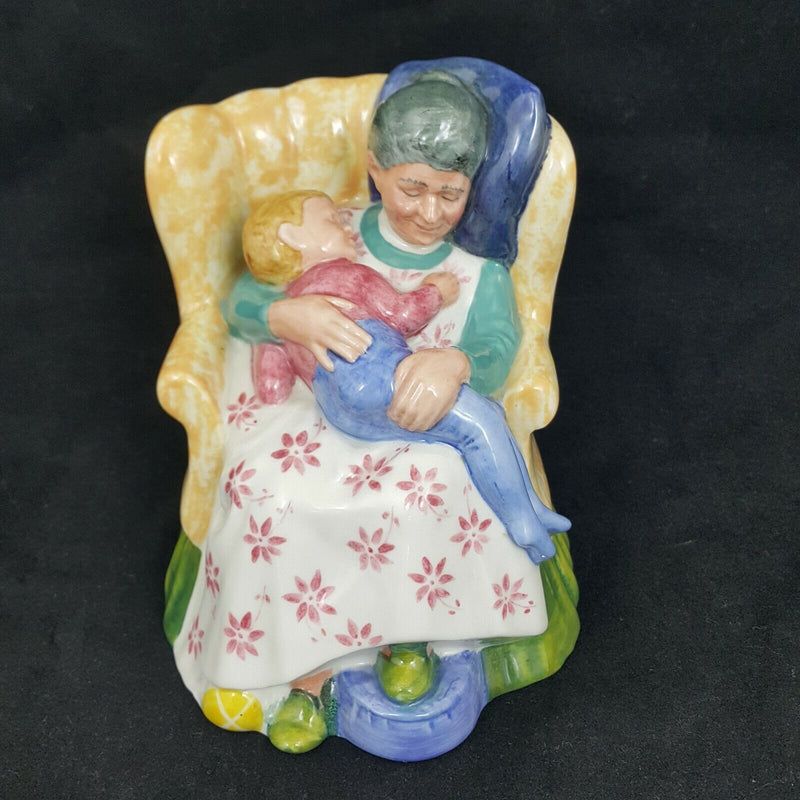 Royal Doulton Figurine HN2380 - Sweet Dreams - 5182 RD