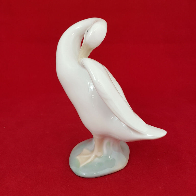 Lladro 4553 Little Duck Preening Figurine - 0153 L/N