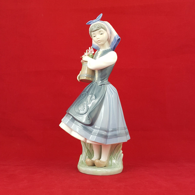 Lladro Figurine 1416 - From My Garden - Dutch Girl with Flower Pot - 178 L/N