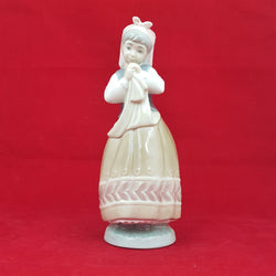 Lladro Figurine Blushful Girl Model Number 5026