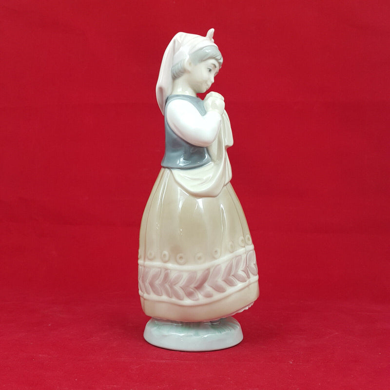 Lladro Figurine Blushful Girl Model Number 5026