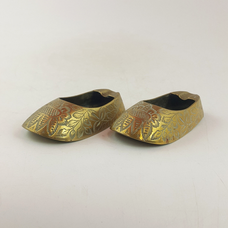 Pair Of Vintage Miniature Brass Shoes Ashtrays - TF 199