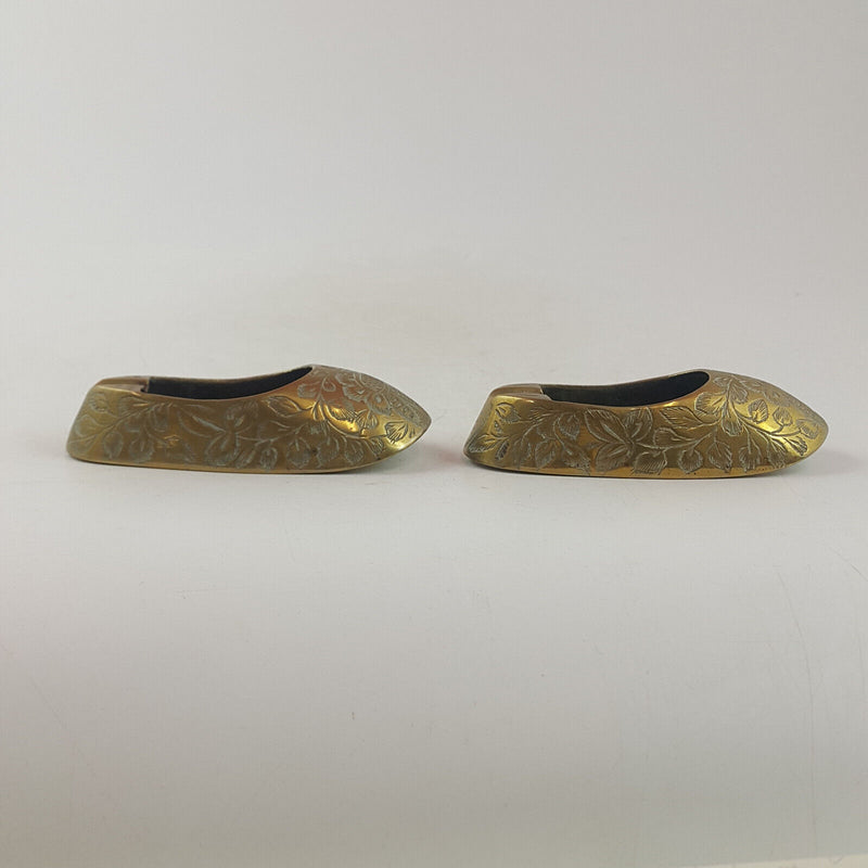 Pair Of Vintage Miniature Brass Shoes Ashtrays - TF 199