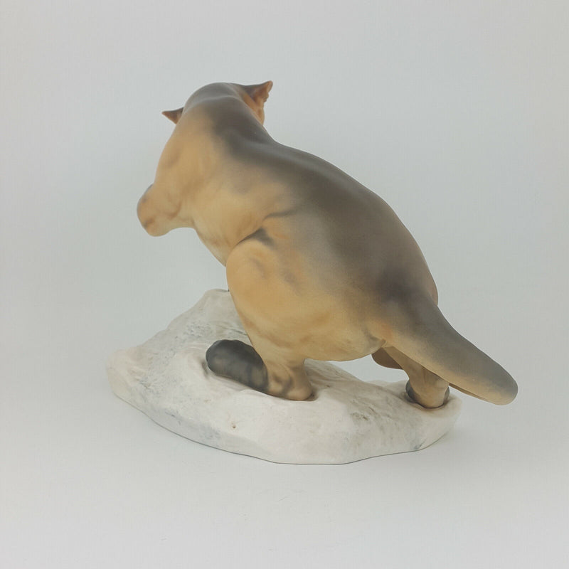 Beswick - Puma on Rock 1702 - 574 BSK