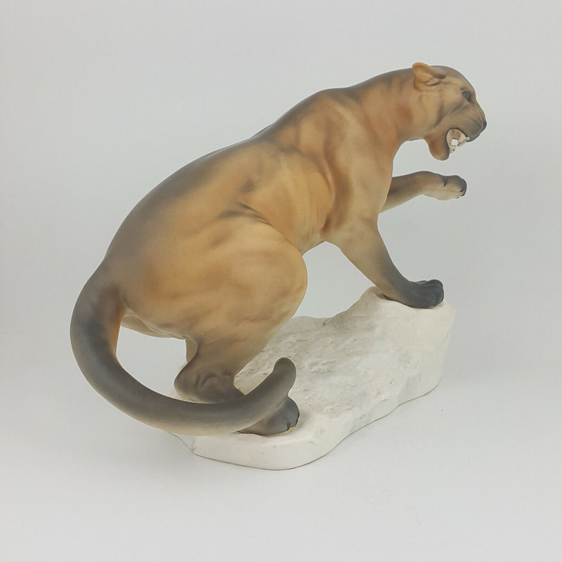 Beswick - Puma on Rock 1702 - 574 BSK