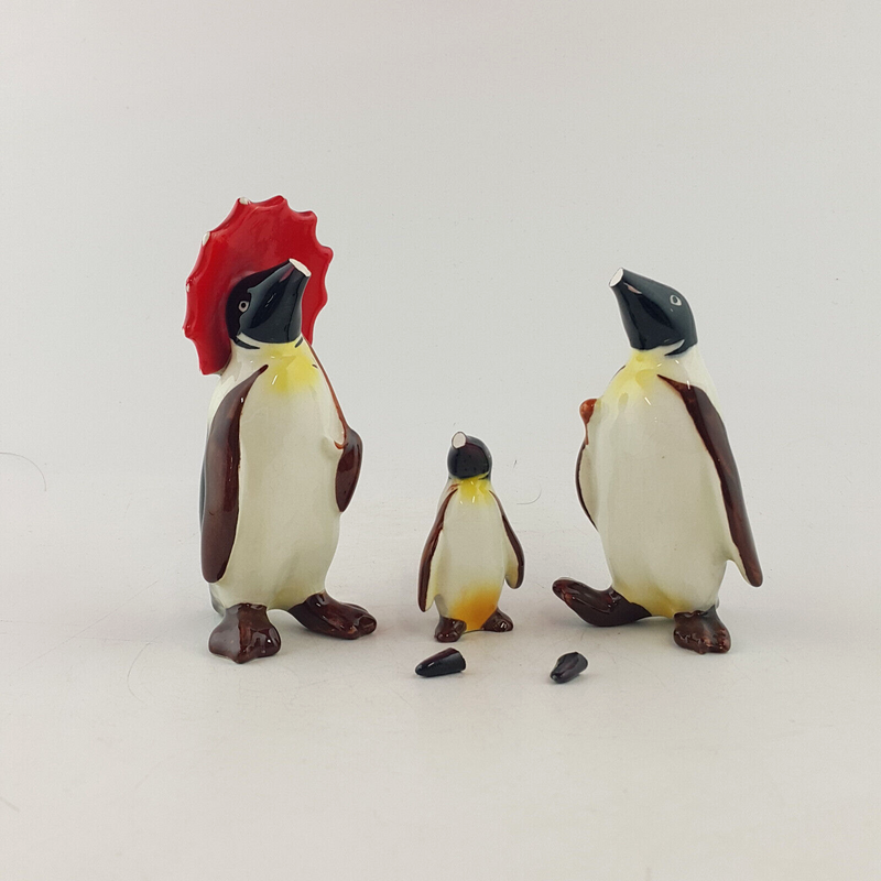 Beswick - Penguin Family (damaged)