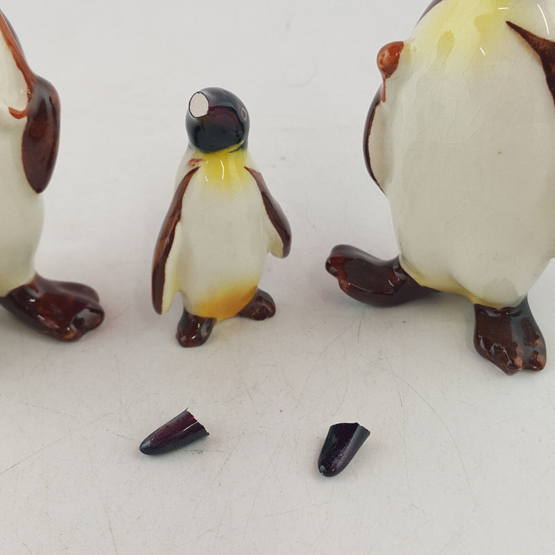 Beswick - Penguin Family (damaged)