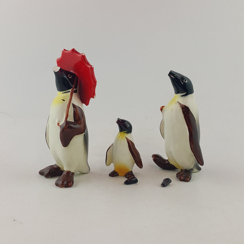 Beswick - Penguin Family (damaged)