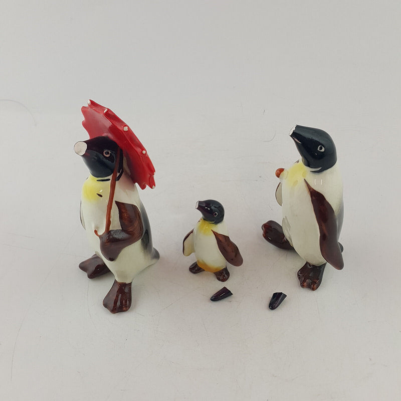 Beswick - Penguin Family (damaged)