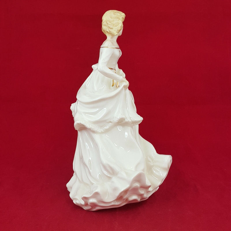 Royal Doulton Figurine HN3724 - Summer Breeze -  RD 6146