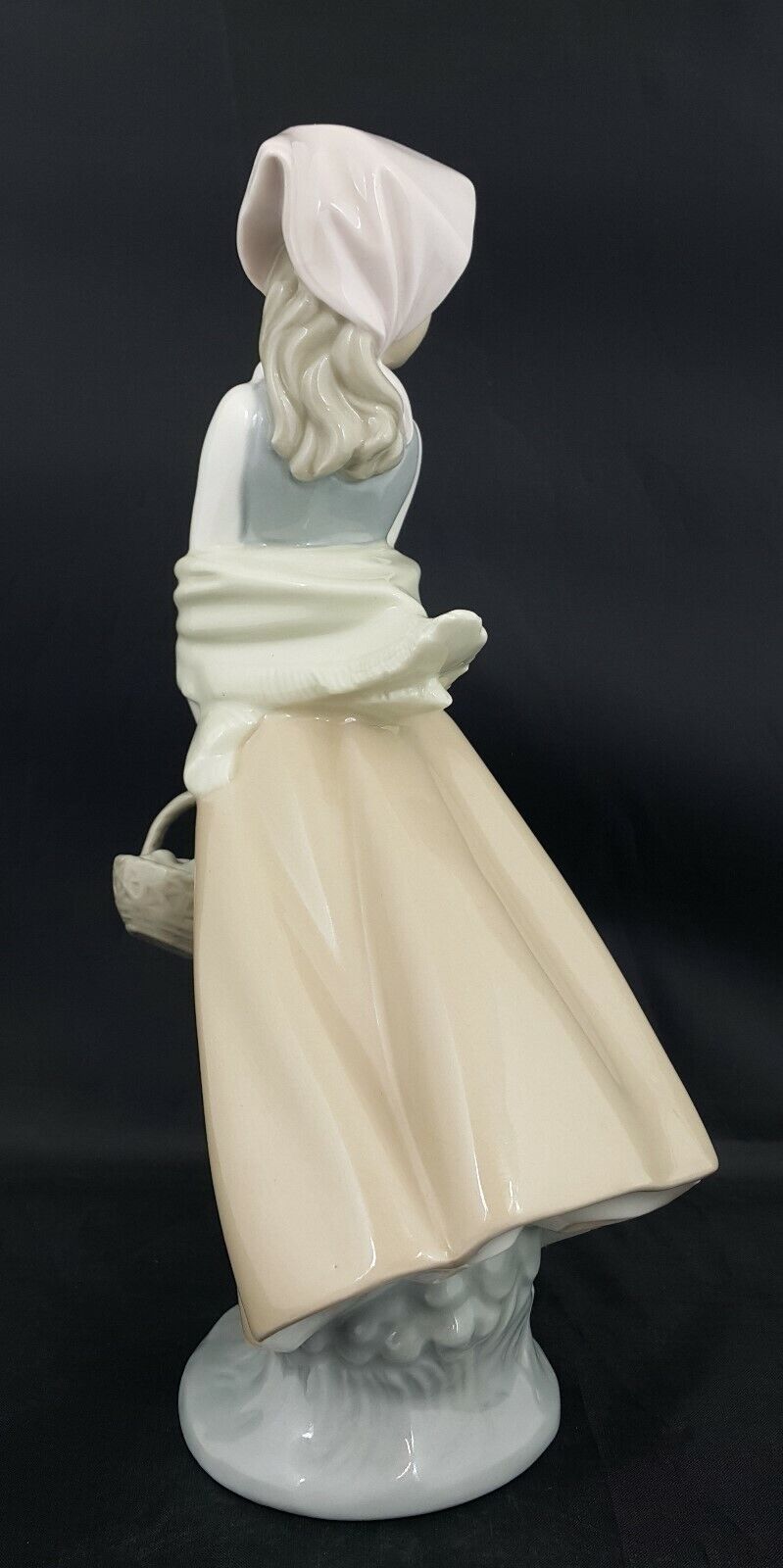 Early Lladro NAO Figurine Girl with Egg/Fruit Basket 4834 - Defective