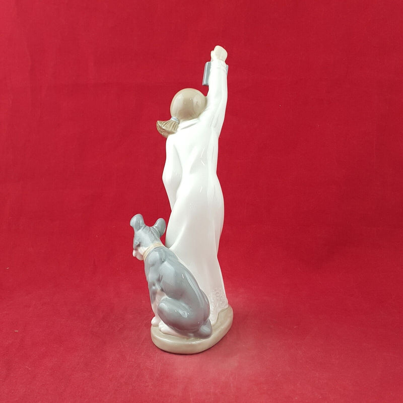 Lladro Nao Figurine Who Is There Girl With Dog & Lantern - 8675 L/N