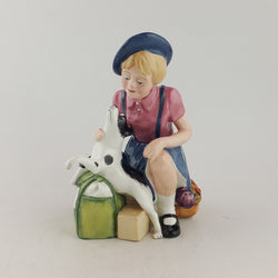 Royal Doulton Figurine HN3295 The Homecoming -  RD 8842