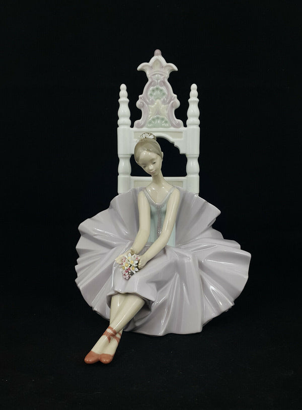 Lladro Figurine Girl Posing For a Portrait Ballerina Dancer Model 6486