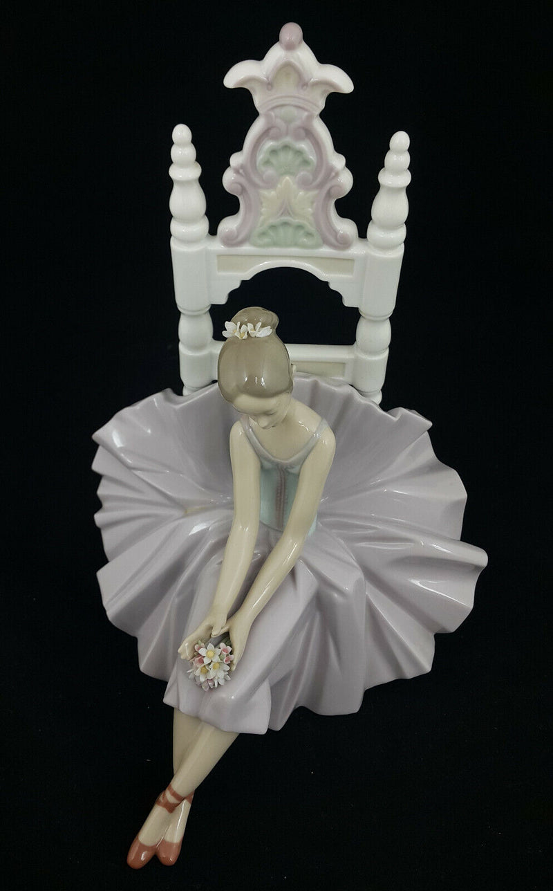 Lladro Figurine Girl Posing For a Portrait Ballerina Dancer Model 6486