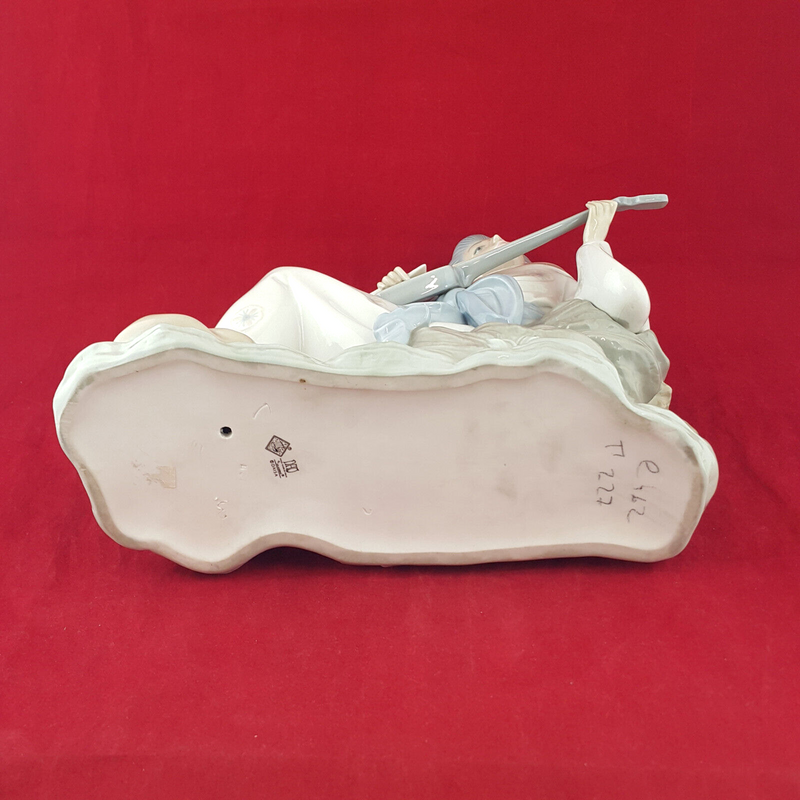 Nao By Lladro - Oriental Melody / Geisha Girl Playing Guitar 227 - L/N 1994