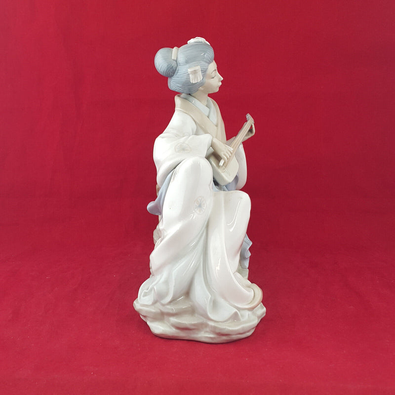 Nao By Lladro - Oriental Melody / Geisha Girl Playing Guitar 227 - L/N 1994