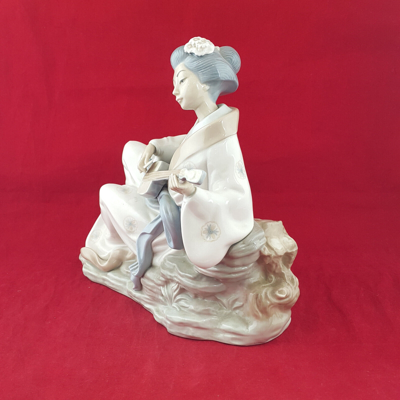 Nao By Lladro - Oriental Melody / Geisha Girl Playing Guitar 227 - L/N 1994