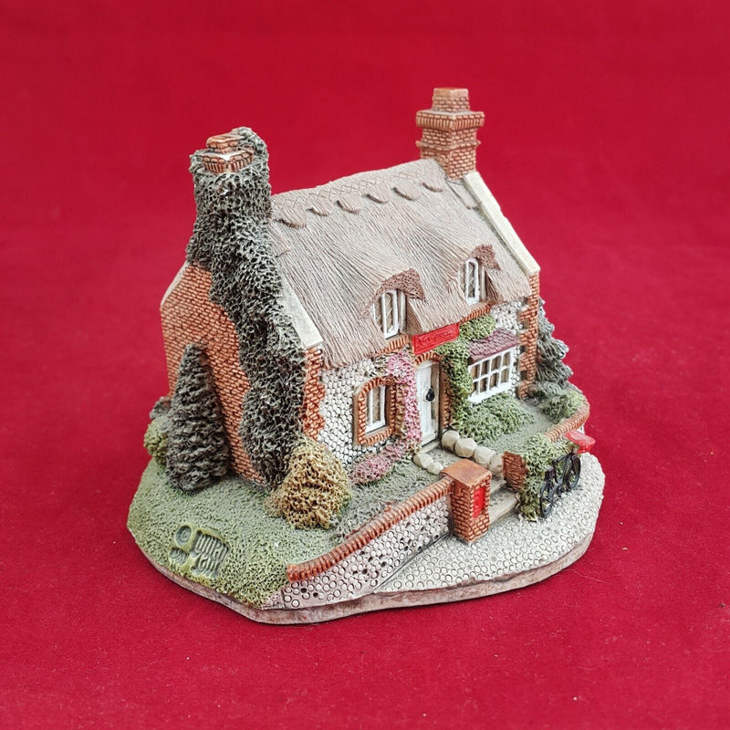 Lilliput Lane Mrs Pinkerton's Post office With Box -  OA 6079