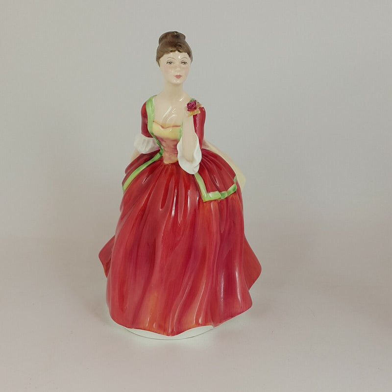 Royal Doulton Figurine Flowers of Love HN3970 – RD 5536