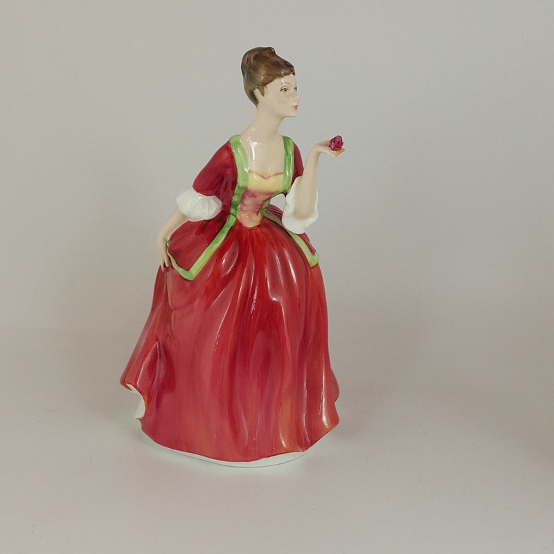 Royal Doulton Figurine Flowers of Love HN3970 – RD 5536