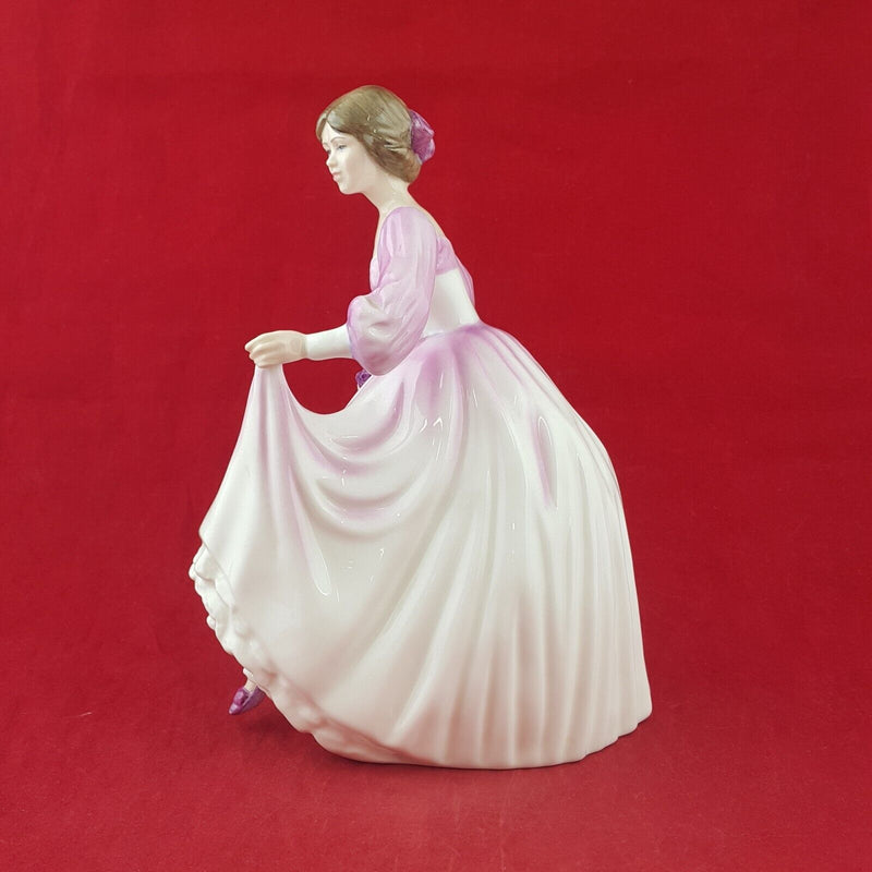 Royal Doulton Figurine HN3420 - Ashley - 7607 RD