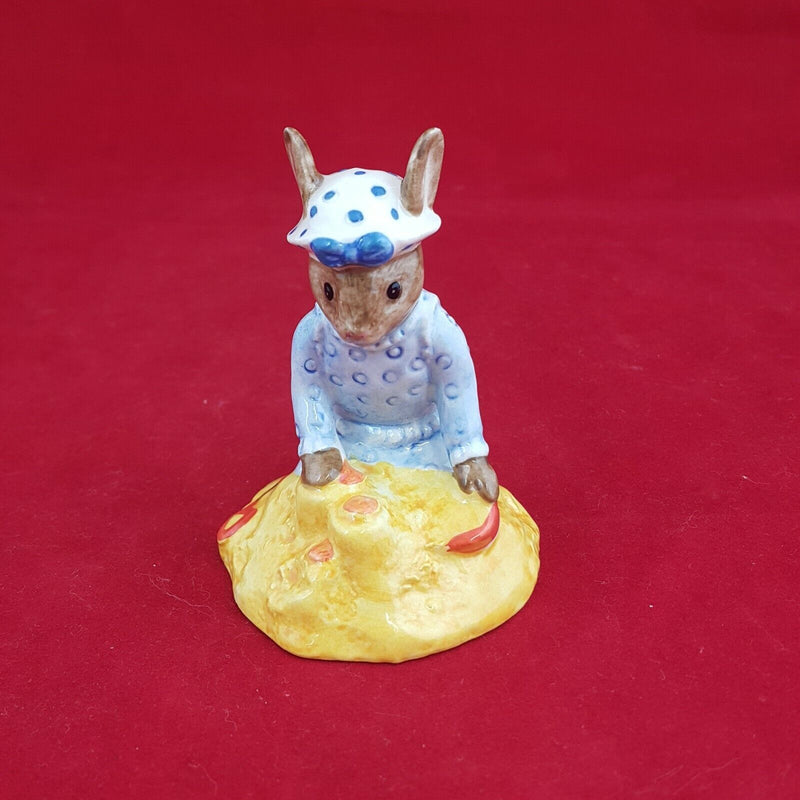 Royal Doulton Bunnykins DB177 Seaside  With CoA - RD 5133