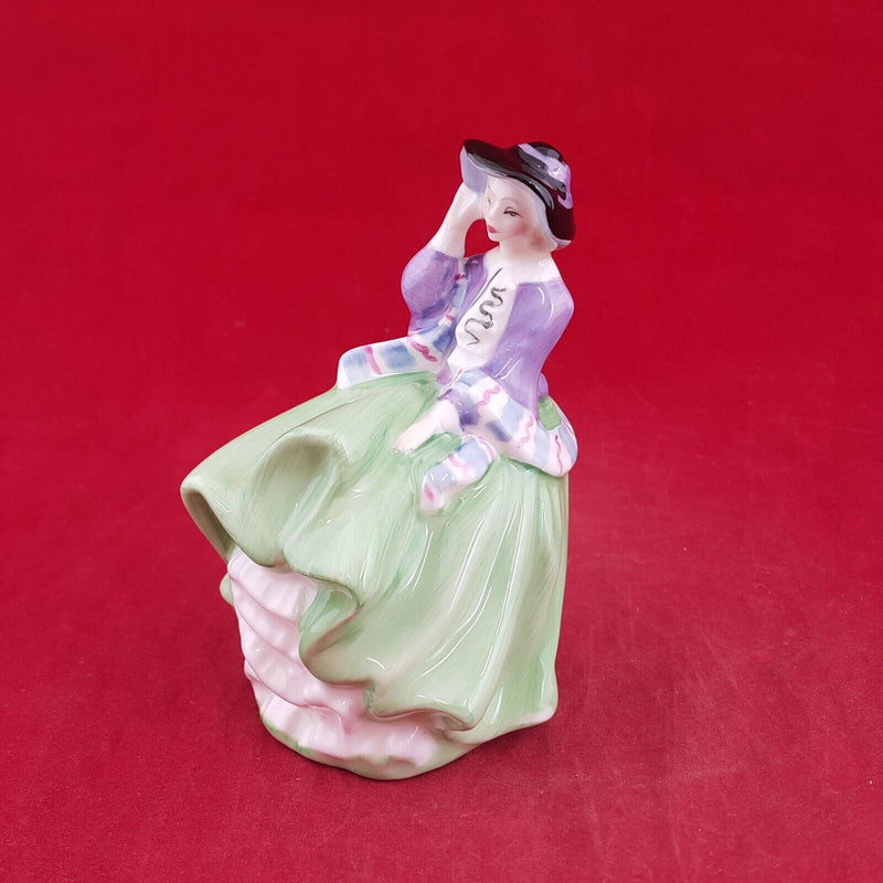 Royal Doulton Figurine HN2126 - Top ‘O The Hill - 7365 RD